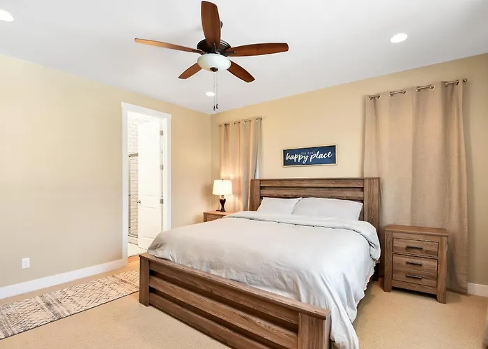 Windtree Retreat Hot Tub Pet-friendly Fire Pit Near Downtown Flagstaff