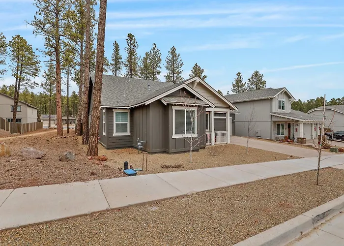 Holiday home Windtree Retreat Hot Tub Pet-friendly Fire Pit Near Downtown