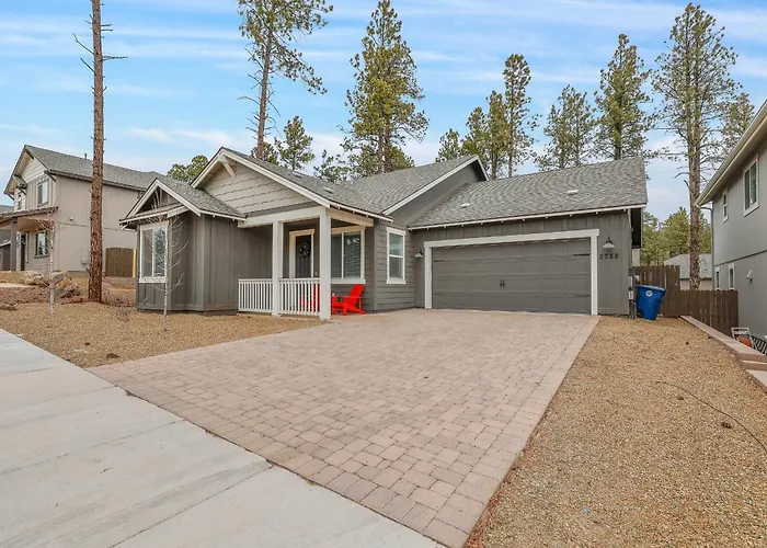 Windtree Retreat Hot Tub Pet-friendly Fire Pit Near Downtown Holiday home