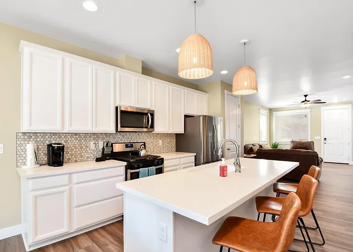 Windtree Retreat Hot Tub Pet-friendly Fire Pit Near Downtown Flagstaff